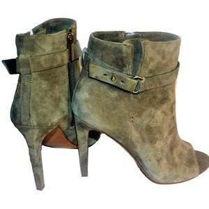 BCBGENERATION OLIVE GREEN BOOTIES SIZE 10